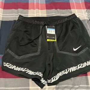 Men’s 
Nike Pro
Running Shorts
Size - Medium 
Color - Black